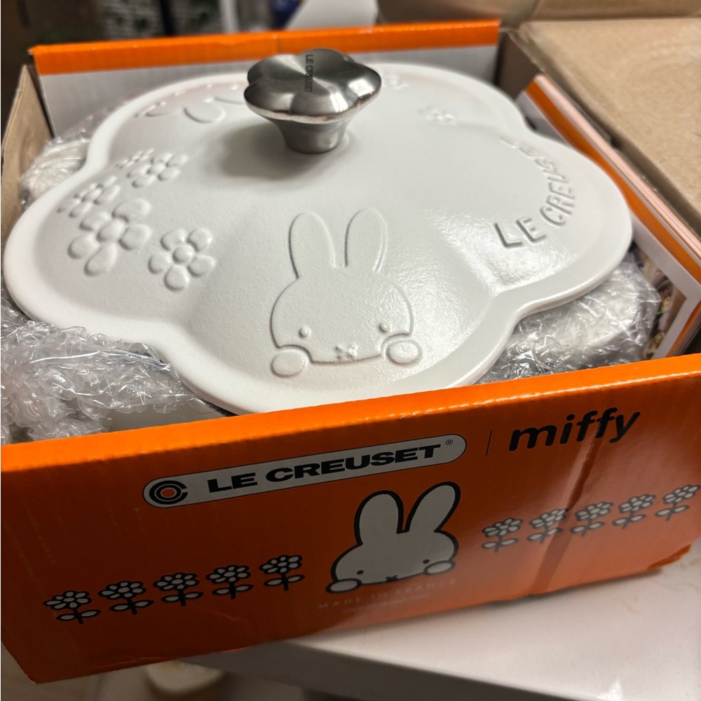 le creuset miffy cocotte Asia exclusive 2.0 L limited edition cotton colour